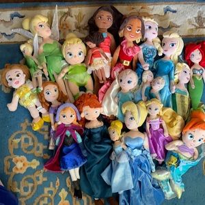 Disney lot of plush princesses.